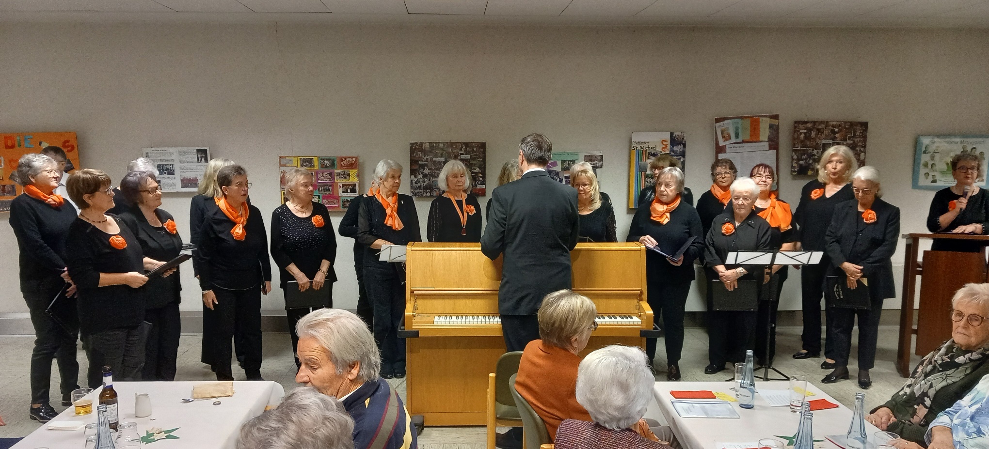 Frauenchor Wollendorf: Liedernachmittag im Advent